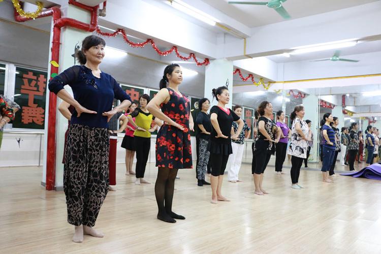 金湾区文化馆公益舞蹈培训日前启动,14场专业辅导将在区内陆续举办